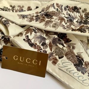 NWT Gucci “Lo Biloba” Silk Scarf